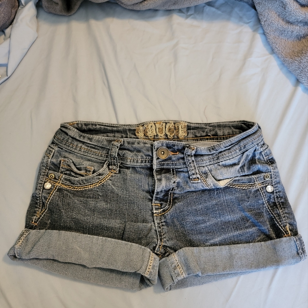 TRUCE shorts size 1